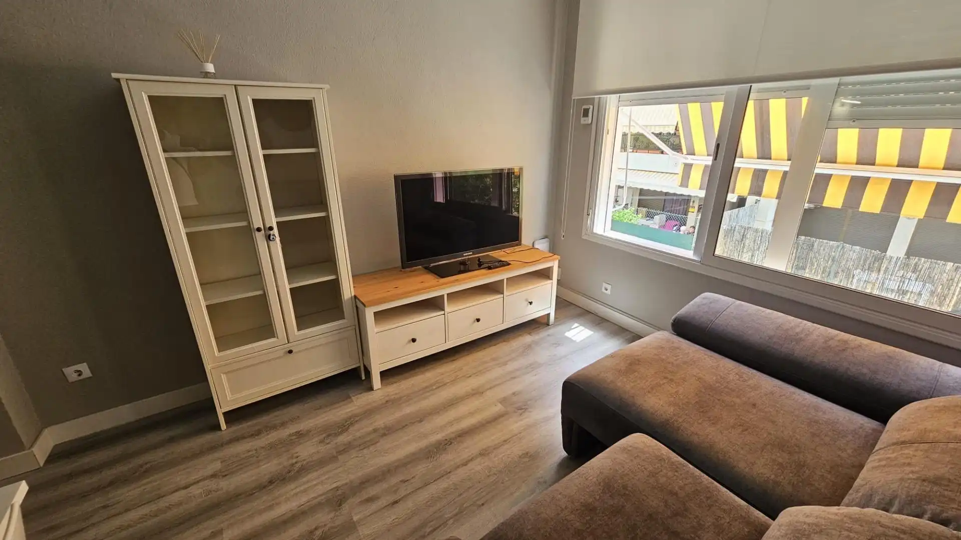 Sala d'estar de Dúplex en venda en Calella amb Parquet, Terrassa i Moblat