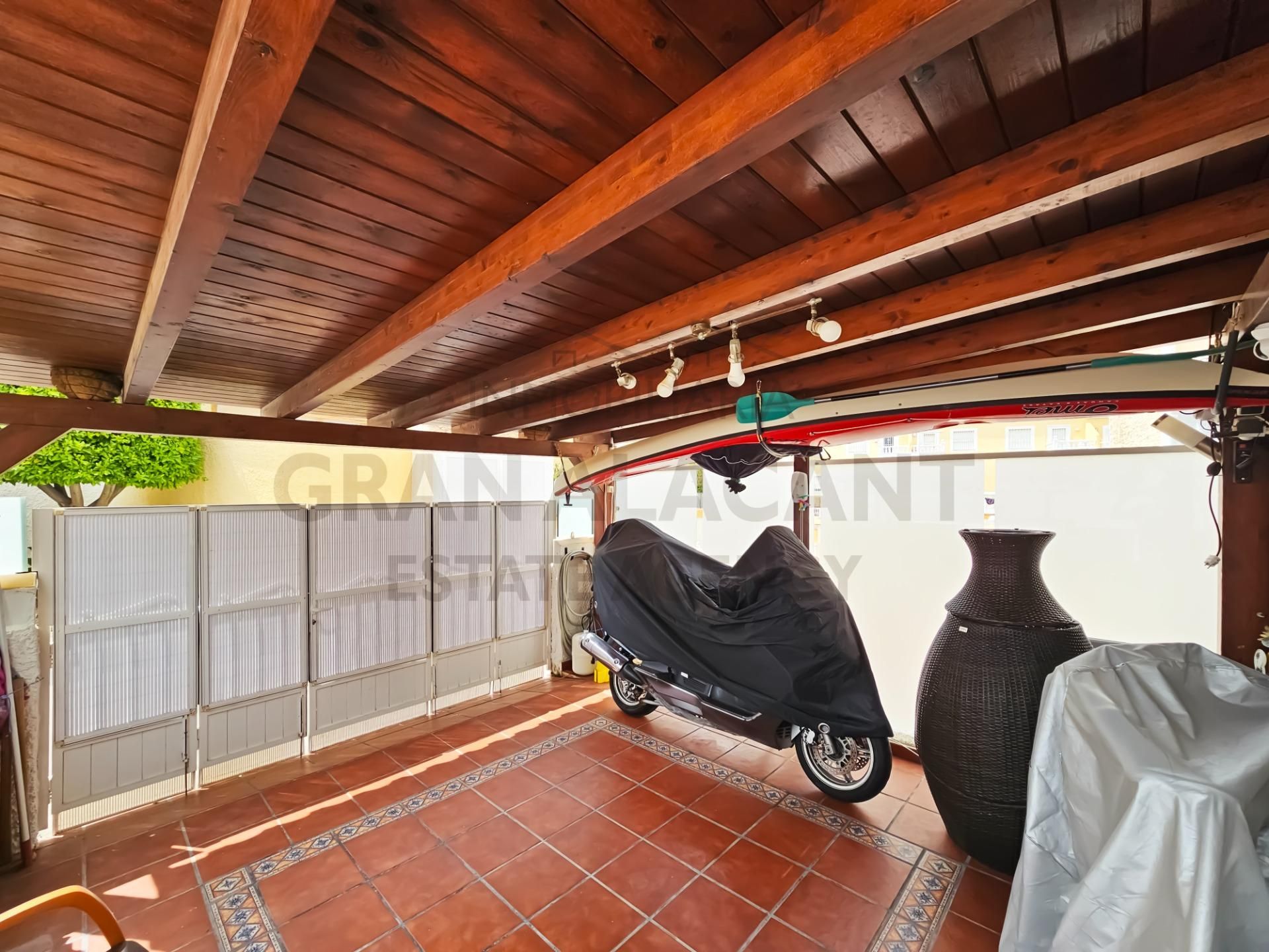 Vista exterior de Planta baixa en venda en Santa Pola amb Aire condicionat, Calefacció i Terrassa