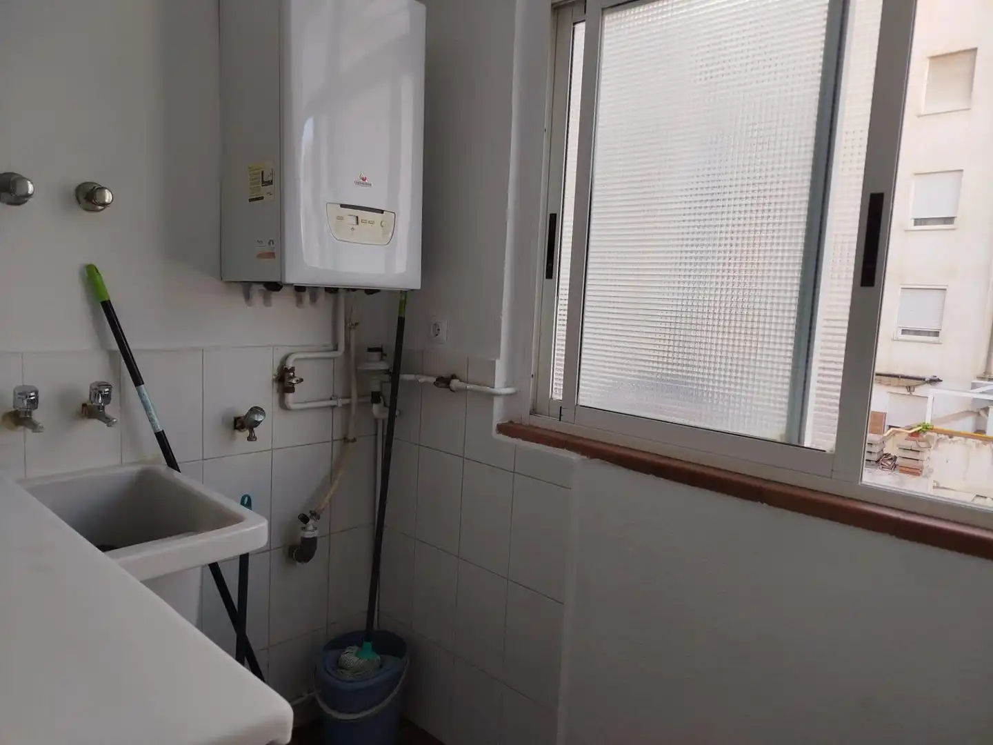 Baño de Piso en venta en Albacete con Calefacción, Trastero y Balcón