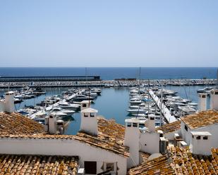 Vista exterior de Apartament en venda en Marbella amb Aire condicionat i Terrassa