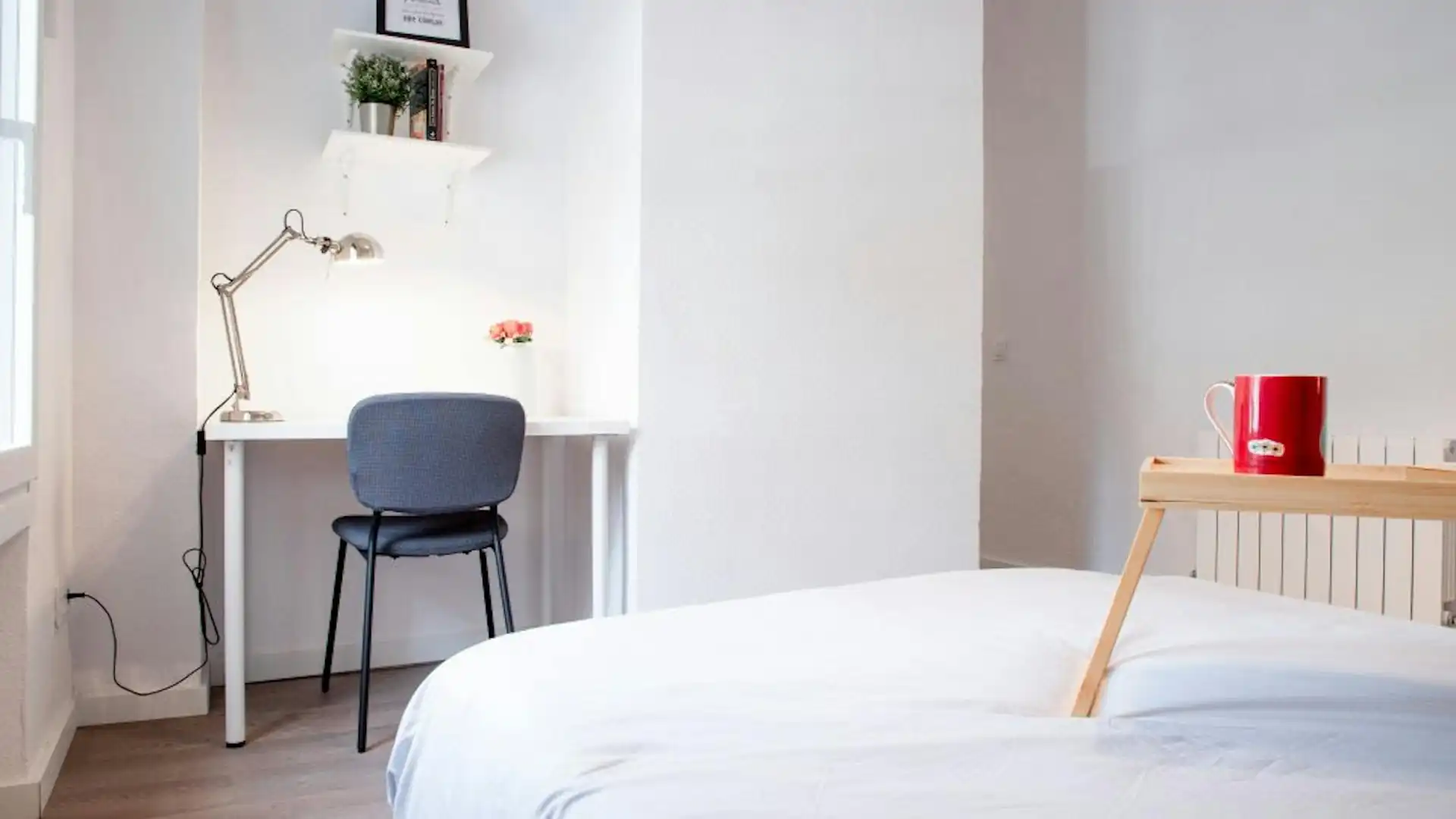 Bedroom of Flat for rent in Madrid  with Heating, Furnished and Washing machine