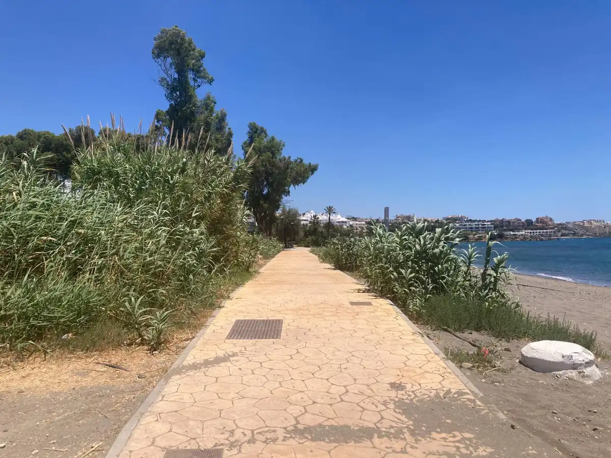 Vista exterior de Casa adosada en venta en Estepona con Aire acondicionado, Terraza y Amueblado