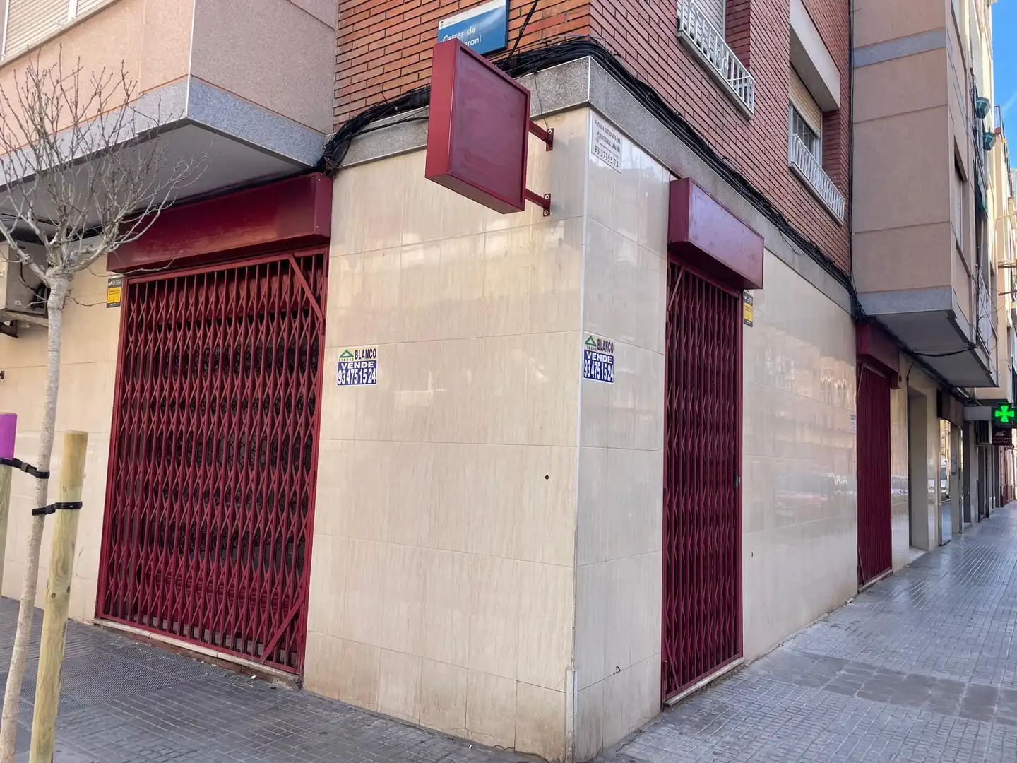 Exterior view of Commercial properties for sale in Cornellà de Llobregat