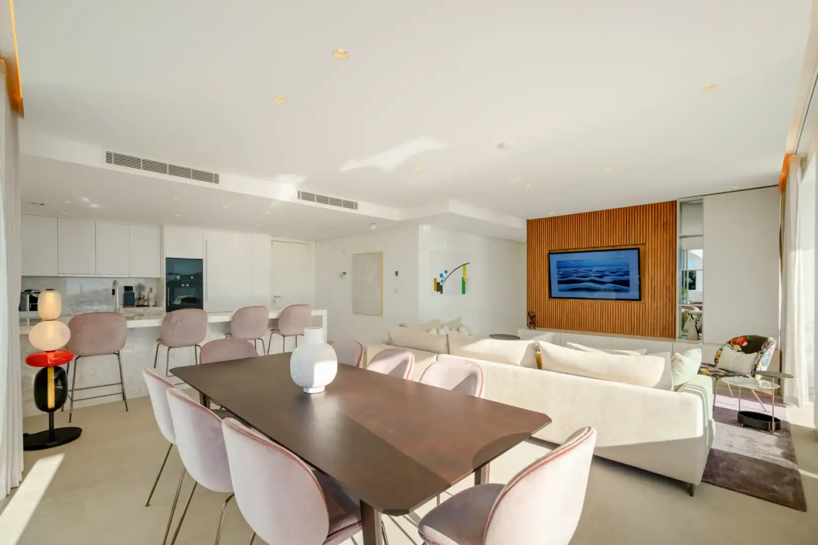 Sala de estar de Ático en venta en Marbella con Aire acondicionado, Terraza y Trastero