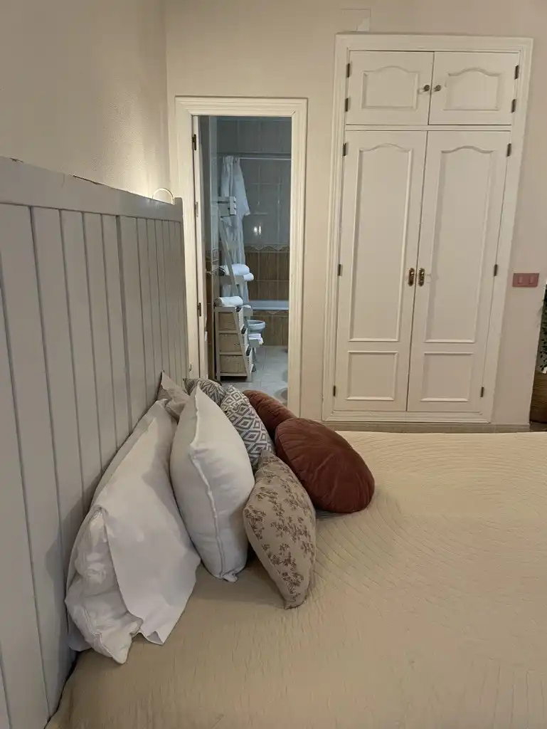 Study for rent in Santa Catalina