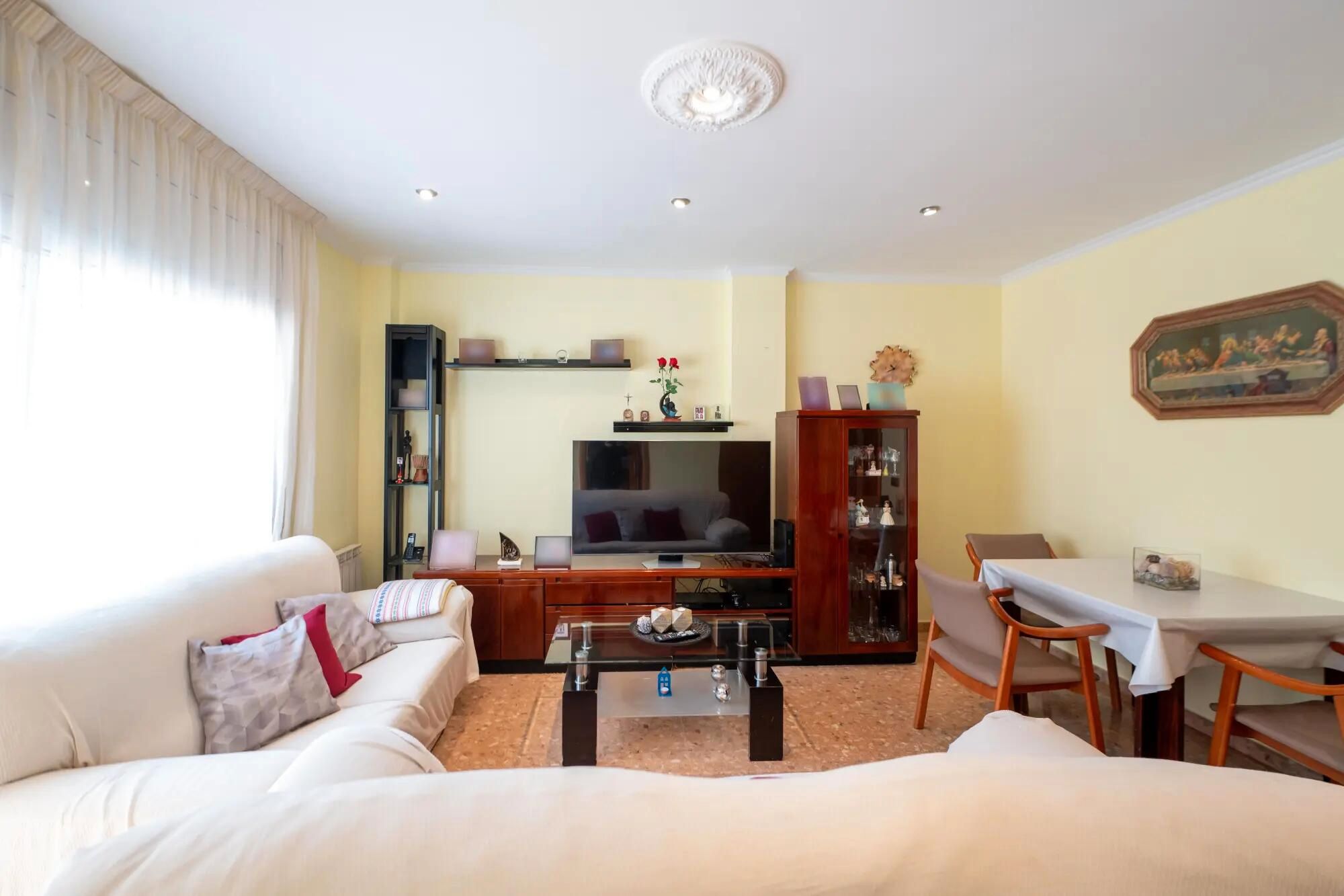Sala d'estar de Pis en venda en Mataró amb Calefacció, Forn i TV