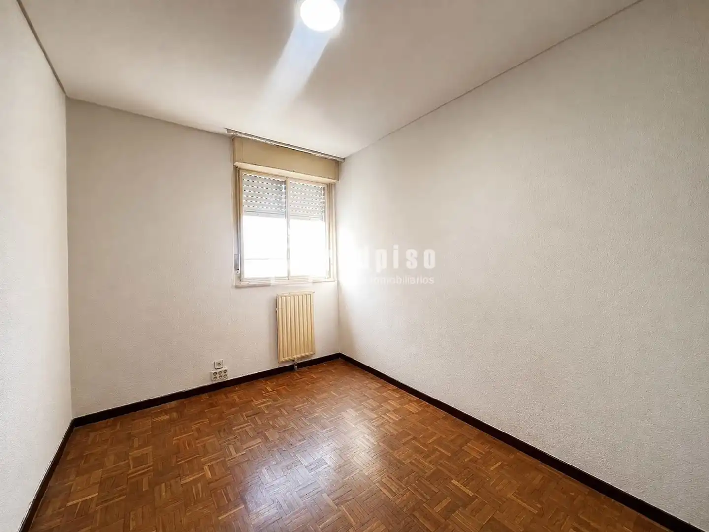 Habitación de Piso en venta en Madrid con Parquet y Terraza