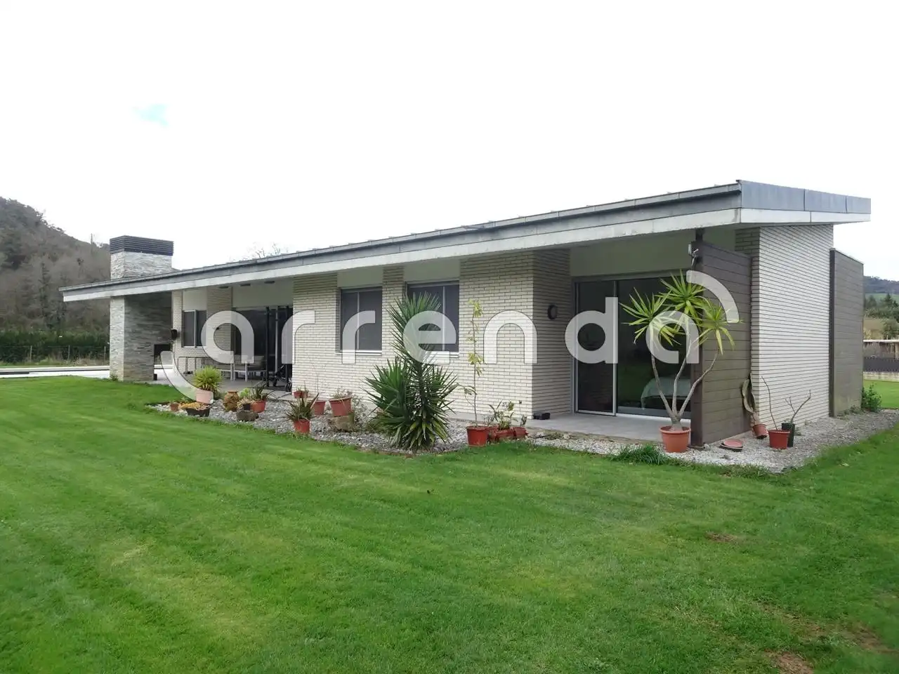 Jardí de Casa o xalet de lloguer en Piélagos amb Jardí privat, Piscina i Moblat