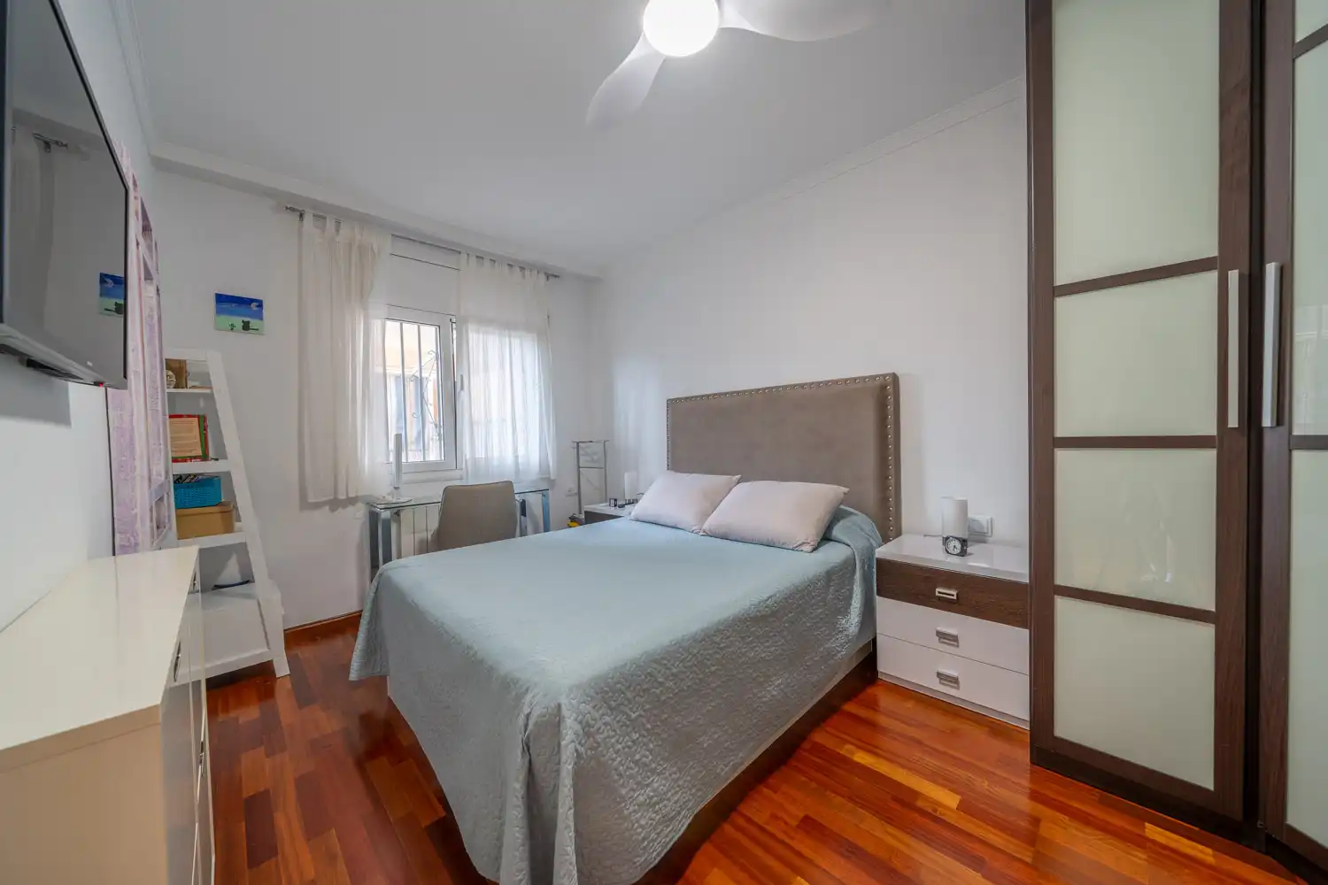 Bedroom of Flat for sale in Santa Coloma de Gramenet  with Air Conditioner, Heating and Terrace