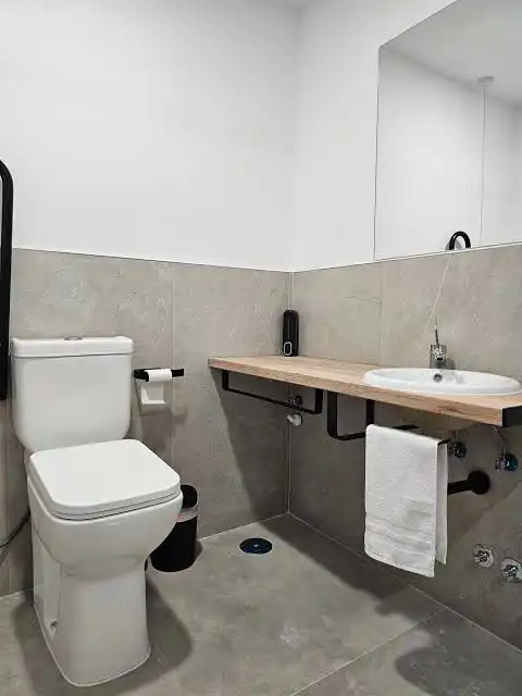 Bany de Apartament en venda en Barcelona amb Aire condicionat, Calefacció i Parquet