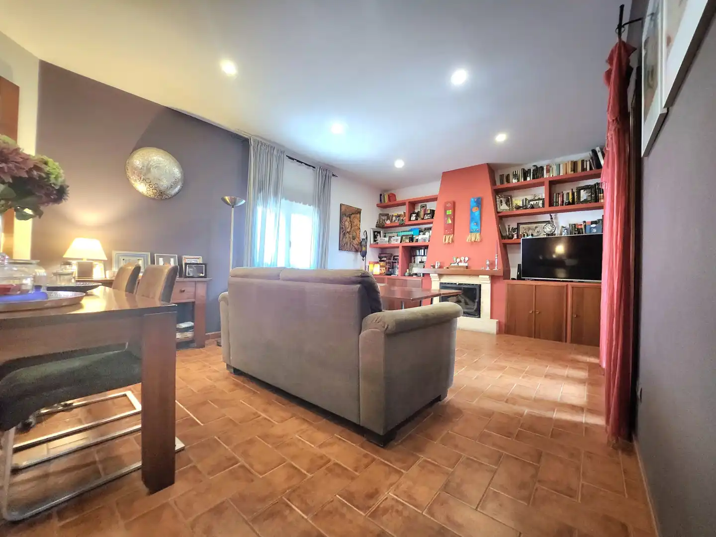 Sala d'estar de Casa adosada en venda en Alcalá de Guadaira amb Aire condicionat, Calefacció i Parquet