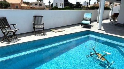 Photo 3 of Single-family semi-detached for sale in Punta Prima, Orihuela