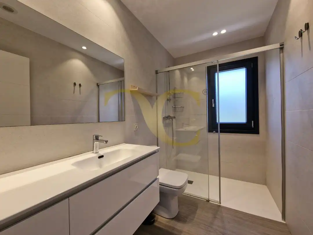Bany de Casa o xalet en venda en Llanes amb Calefacció, Jardí privat i Terrassa