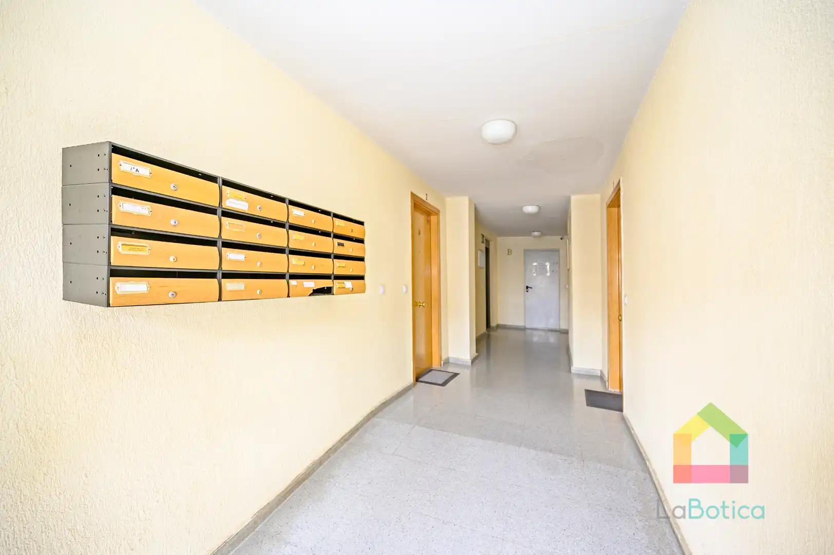 Flat for sale in Gerindote  with Air Conditioner, Heating and Oven