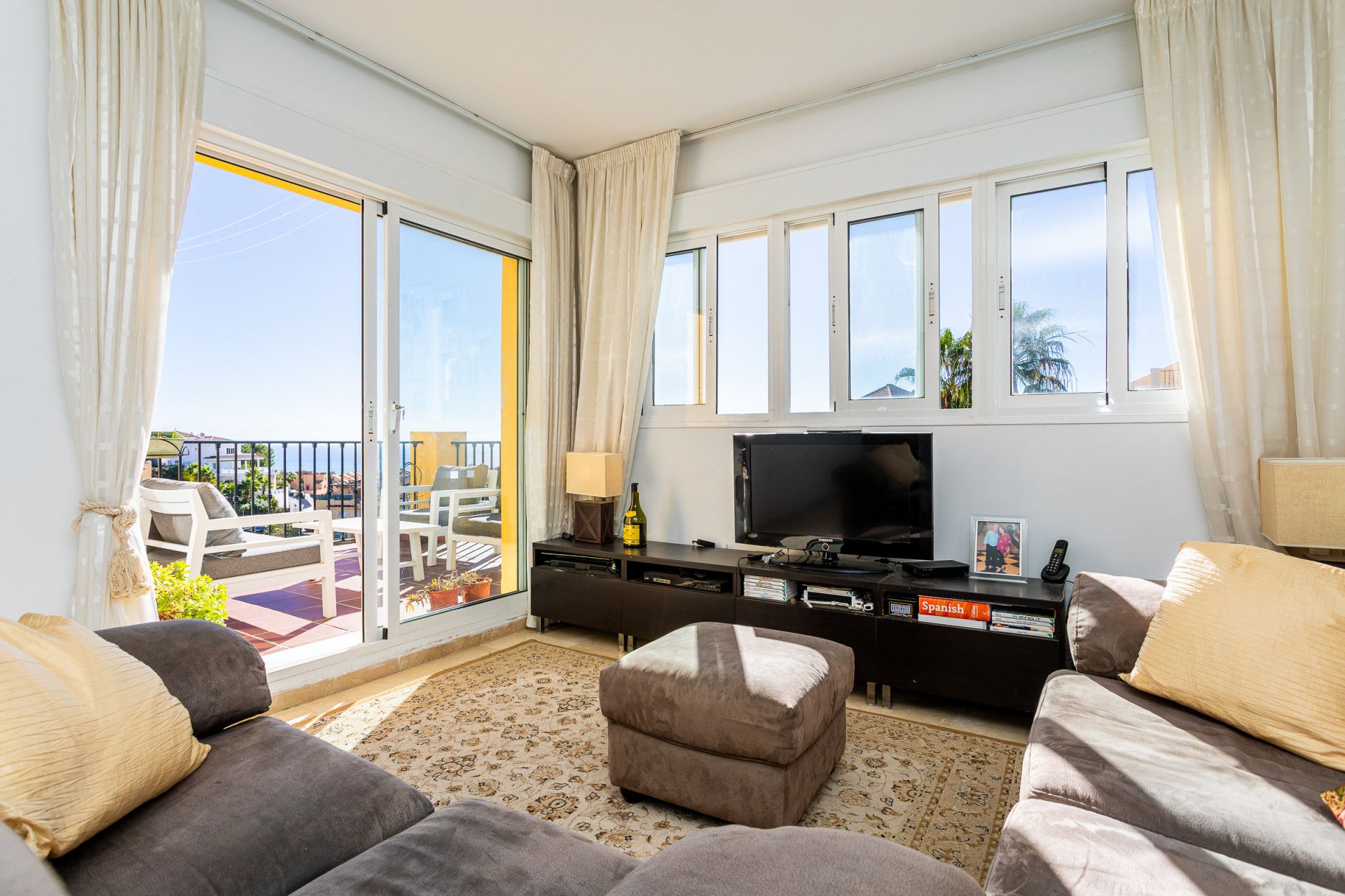 Sala d'estar de Apartament en venda en Mijas amb Aire condicionat, Terrassa i Traster