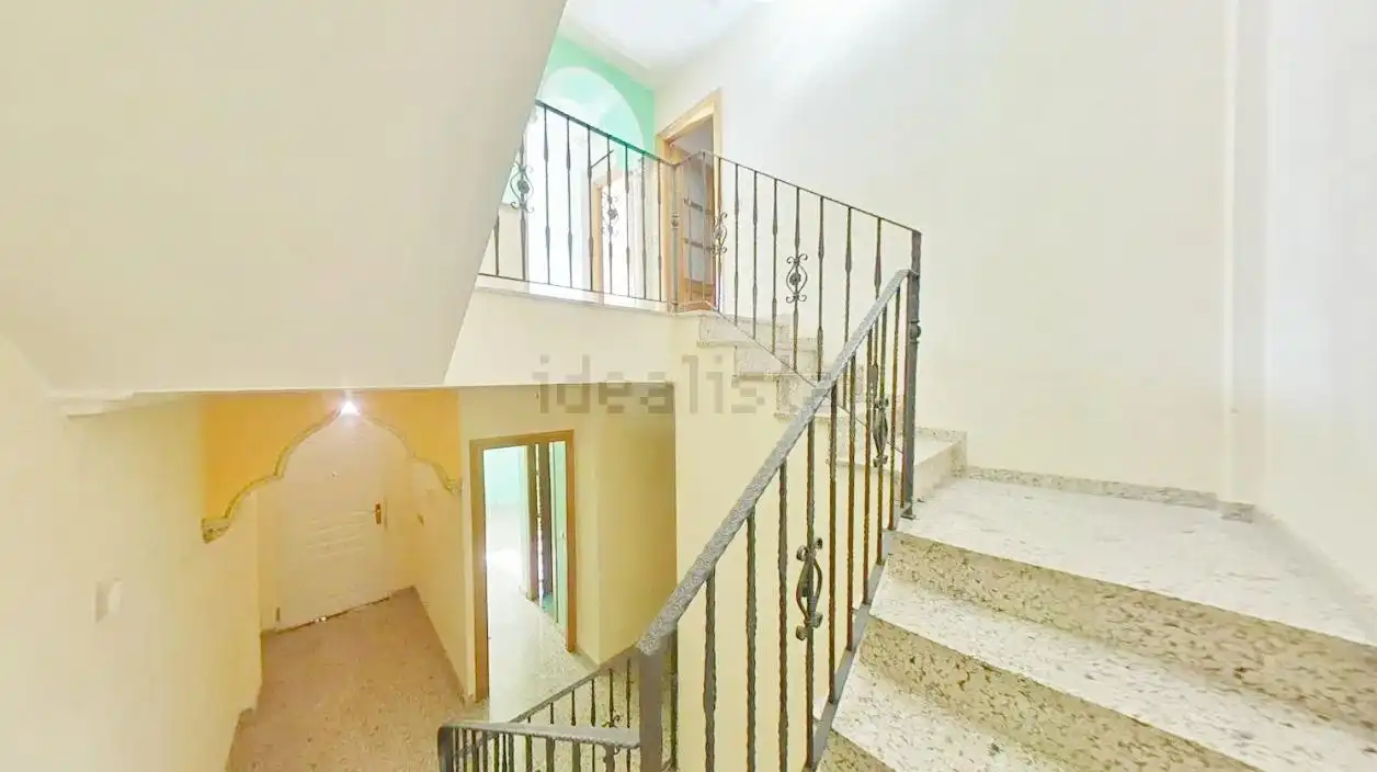 Casa adosada en venta en Almería con Terraza, Trastero y Balcón