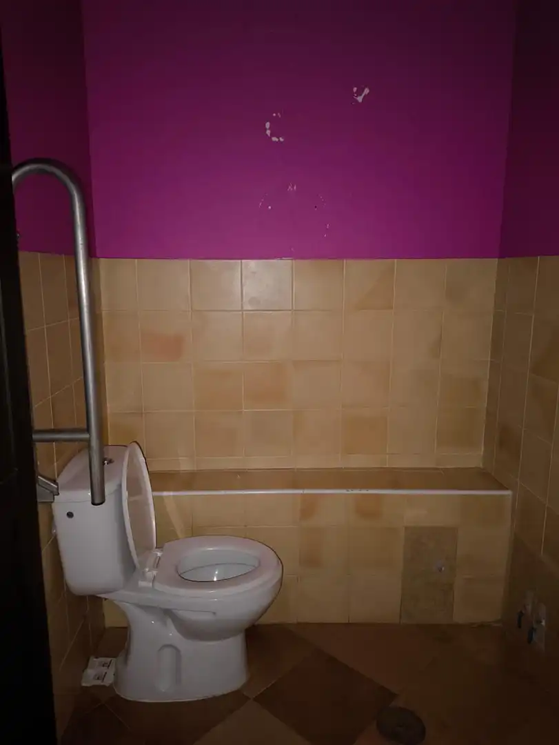 Baño de Local de alquiler en Cádiz con Aire acondicionado y Terraza