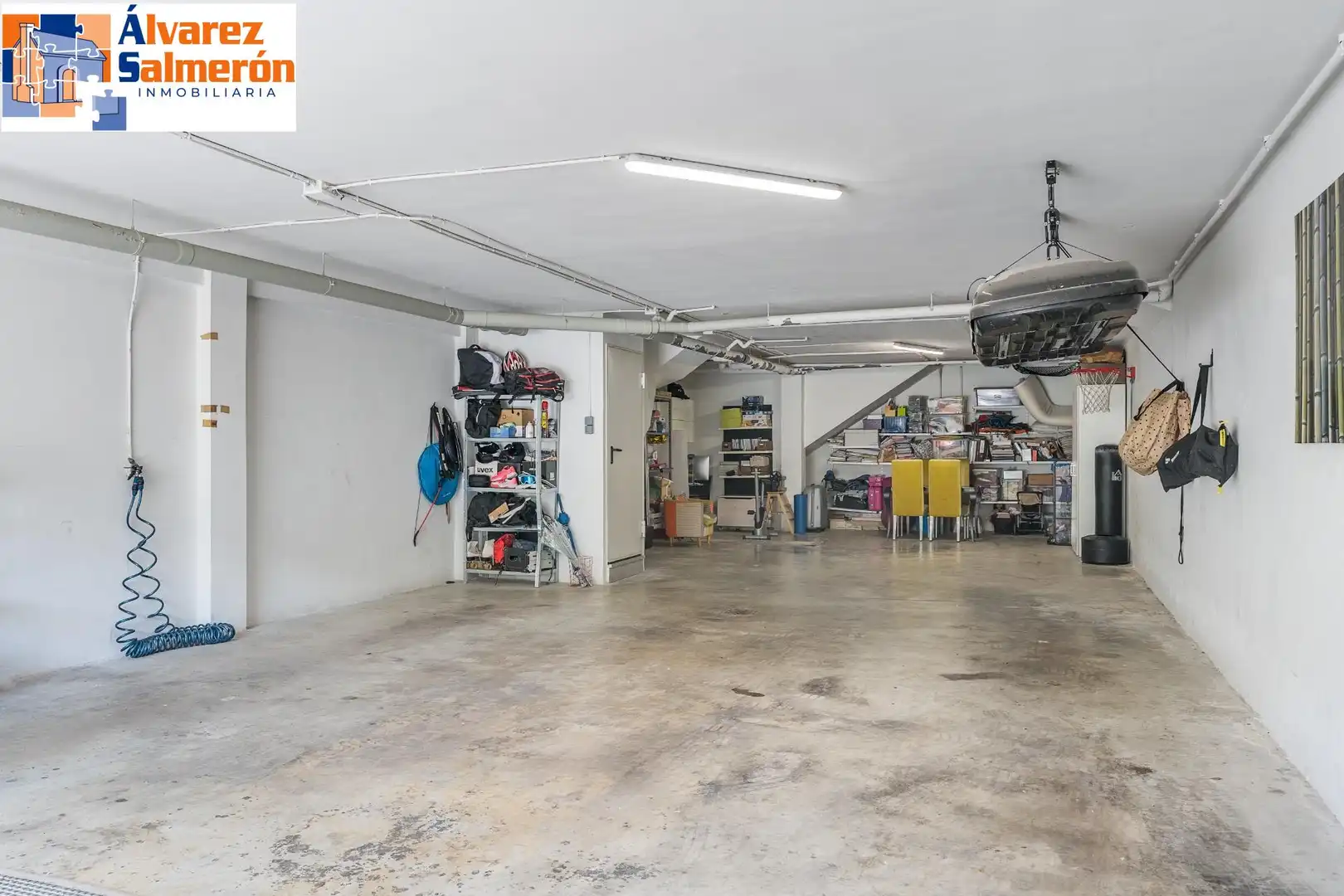 Einfamilien-Reihenhaus zum Verkauf in Granada mit Privatgarten und Balkon