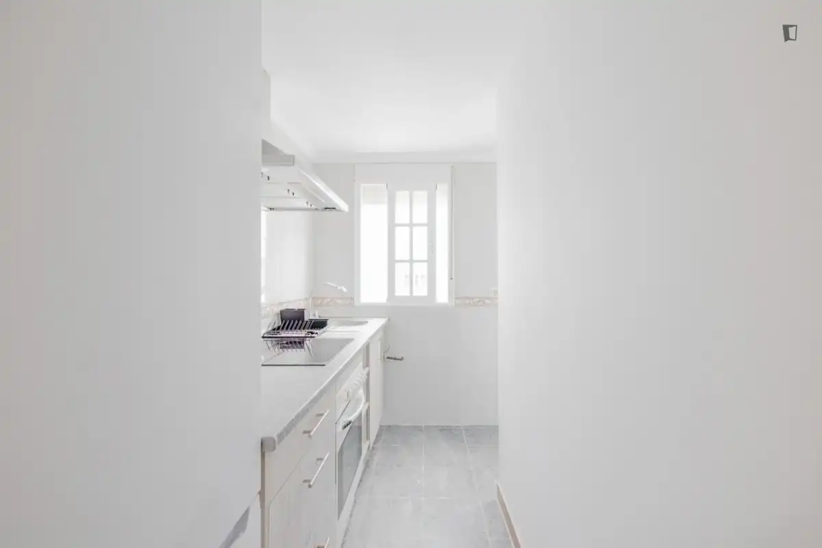Cuina de Apartament per a compartir en Jerez de la Frontera amb Moblat, Rentadora i Microones