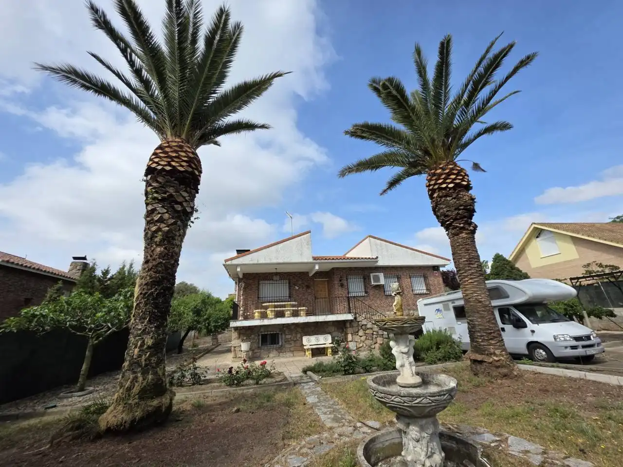 Exterior view of Houses for sale in Brunete  with Air Conditioner, Heating and Private garden