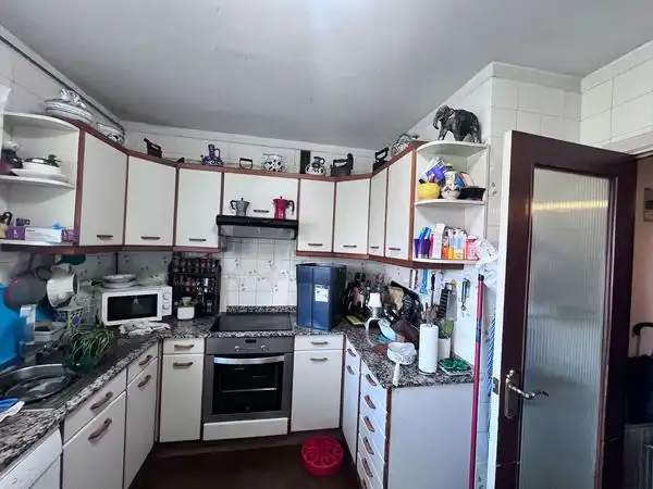 Kitchen of Flat for sale in Vigo   with Heating, Parquet flooring and Storage room