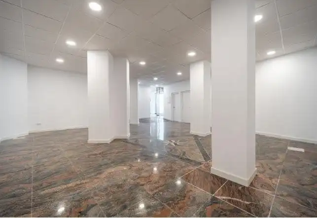 Local comercial en venda a Plaza Hermanos Salom, imagen 3