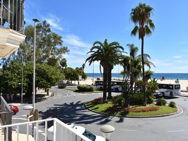 Apartament amb balcó en venda a Carrer del Consolat de Mar 90