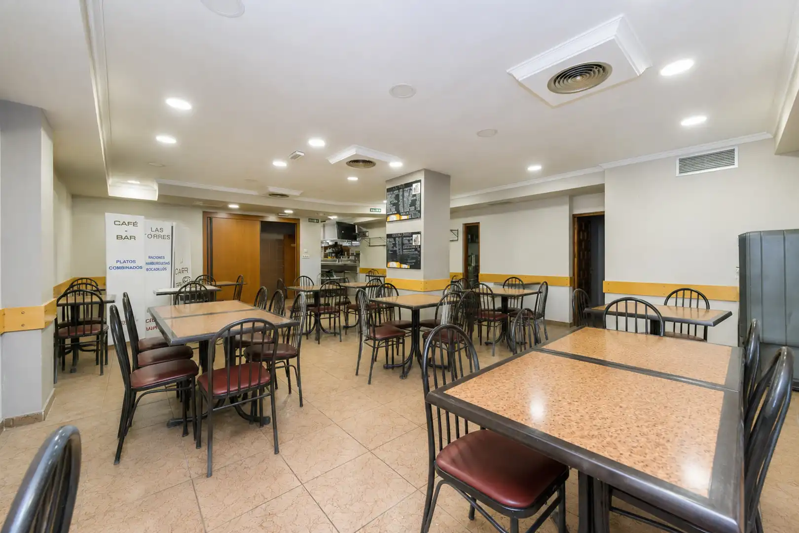 Local en venta en San Sebastián de los Reyes con Aire acondicionado, Calefacción y Amueblado