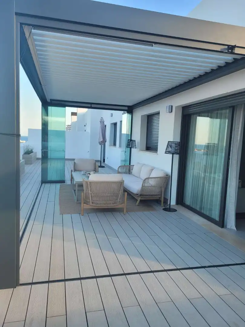 Terraza de Ático en venta en Vélez-Málaga con Aire acondicionado, Piscina y Internet