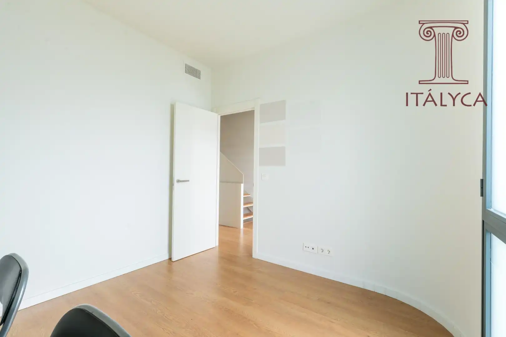 Detached homes for sale in Mairena del Aljarafe  with Heating, Private garden and Terrace