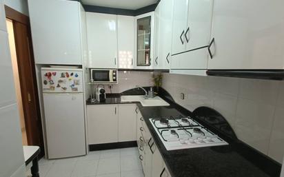 Kitchen of Flat for sale in Santa Coloma de Gramenet  with Air Conditioner