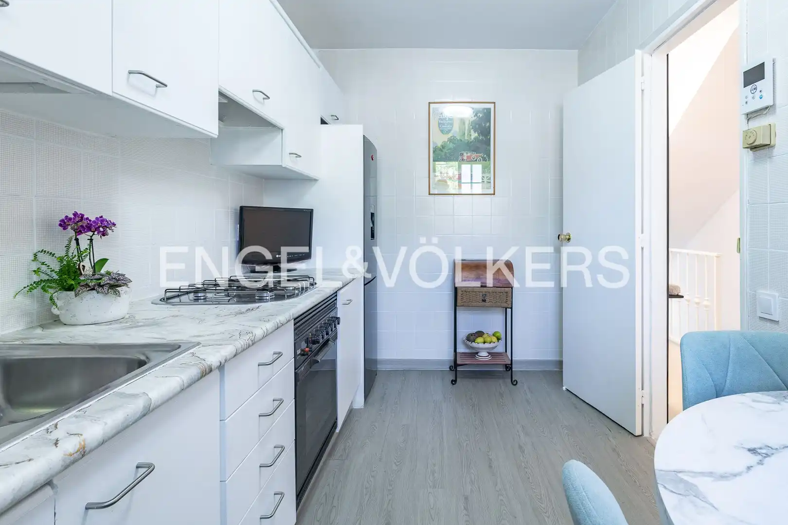 Cuina de Casa o xalet en venda en Sant Cugat del Vallès amb Aire condicionat, Calefacció i Jardí privat