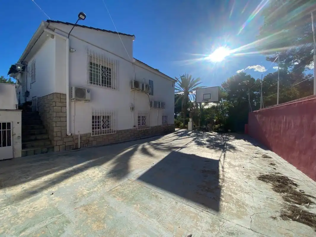 Vista exterior de Casa o xalet en venda en Bétera amb Aire condicionat, Calefacció i Jardí privat