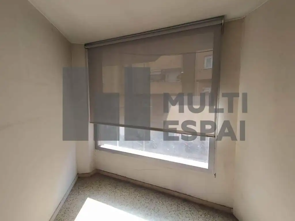 Dormitori de Oficina en venda en Barcelona amb Aire condicionat