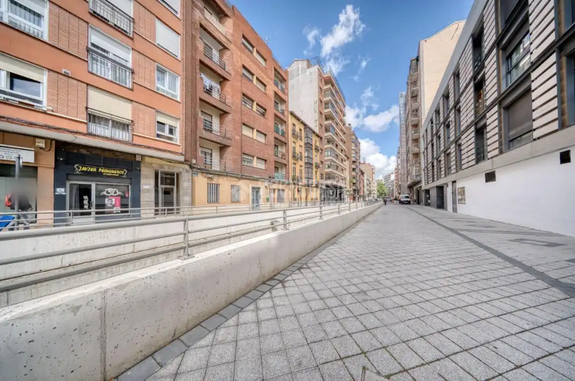 Vista exterior de Piso en venta en Valladolid con Calefacción