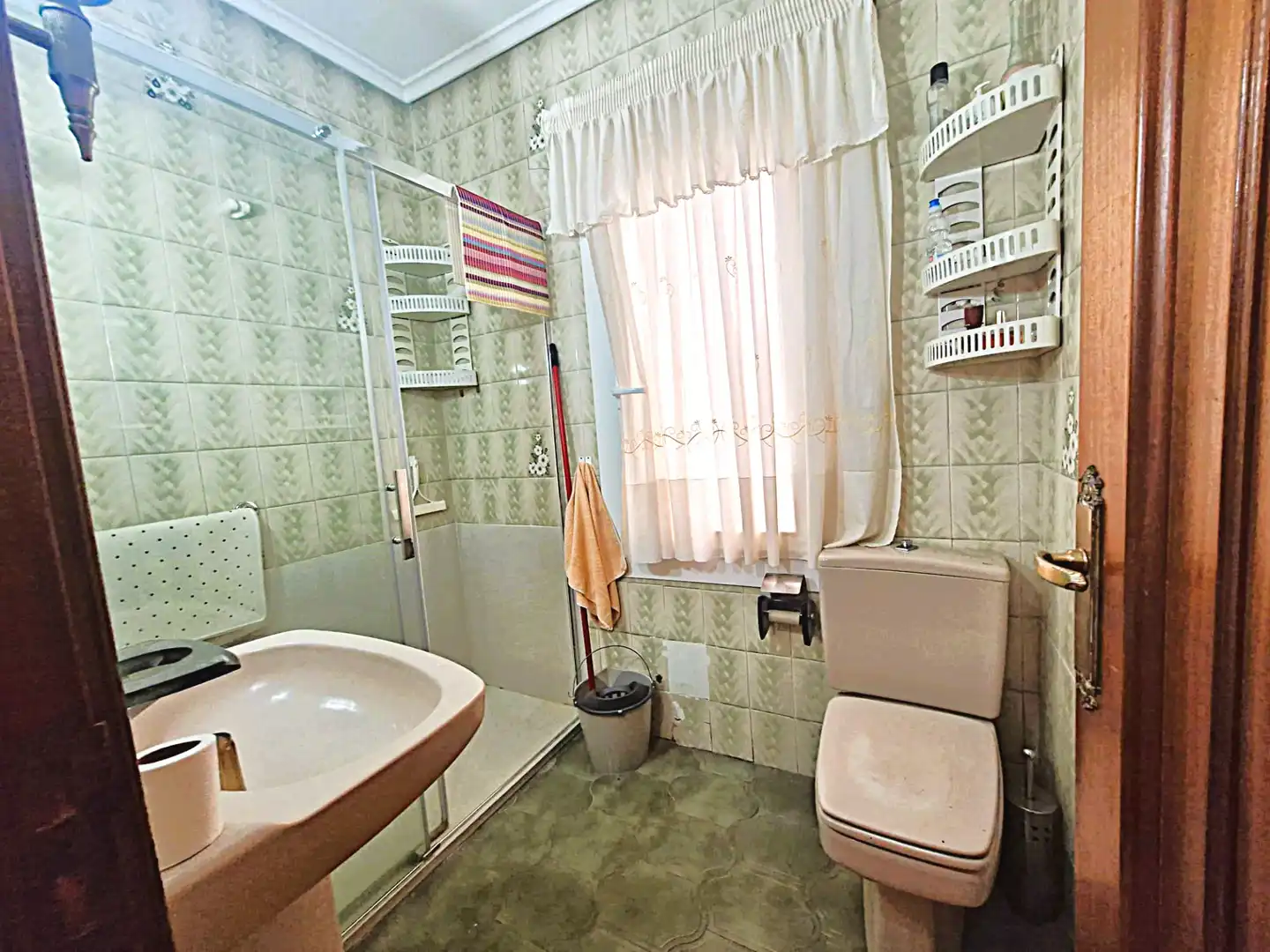 Baño de Piso en venta en Arnedo con Calefacción, Amueblado y Balcón