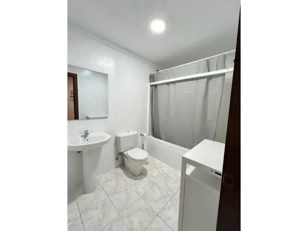 Baño de Piso de alquiler en Torrox con Terraza, Piscina y Piscina comunitaria