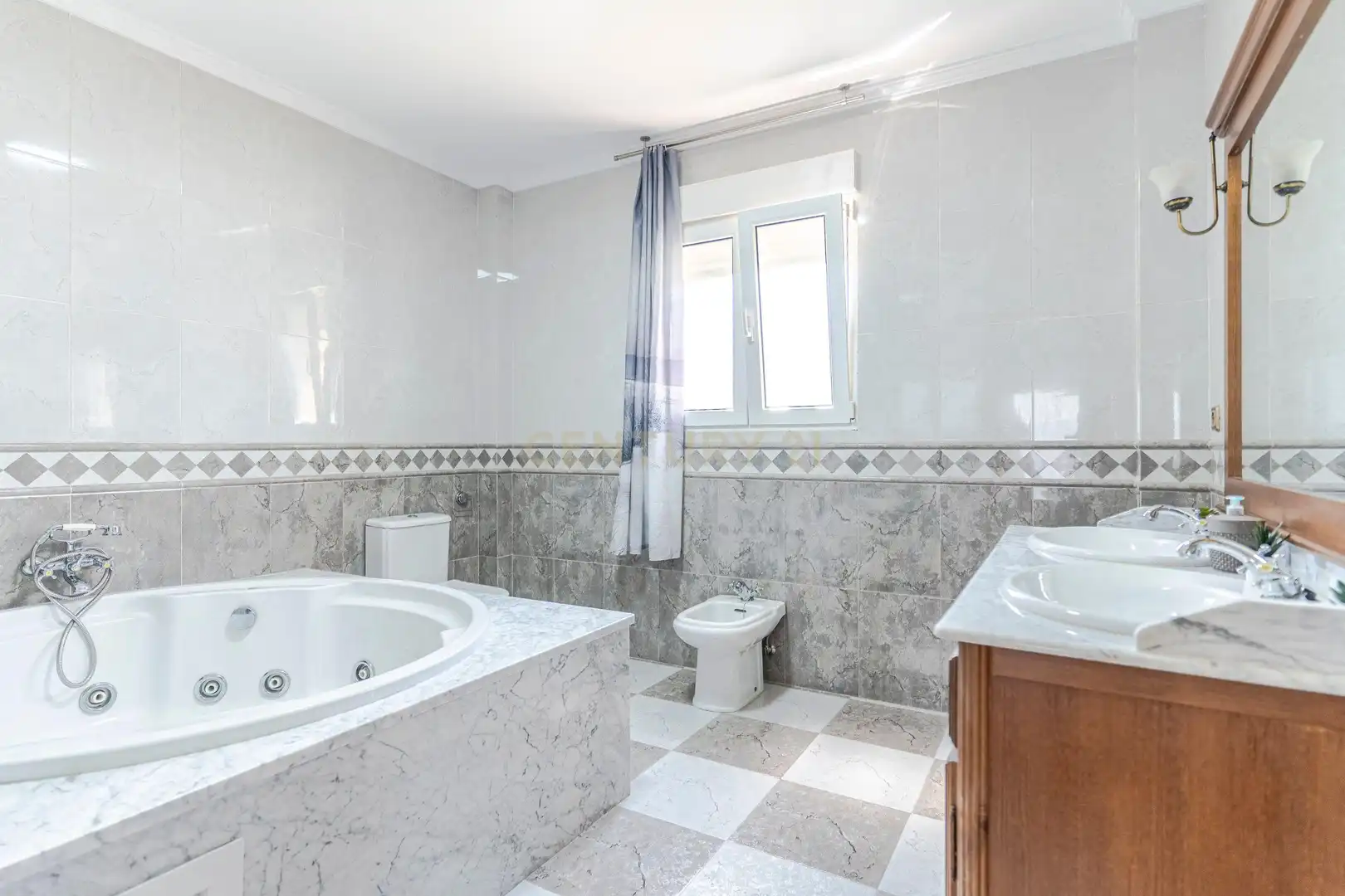 Baño de Casa o chalet en venta en Las Gabias con Jardín privado, Trastero y Piscina