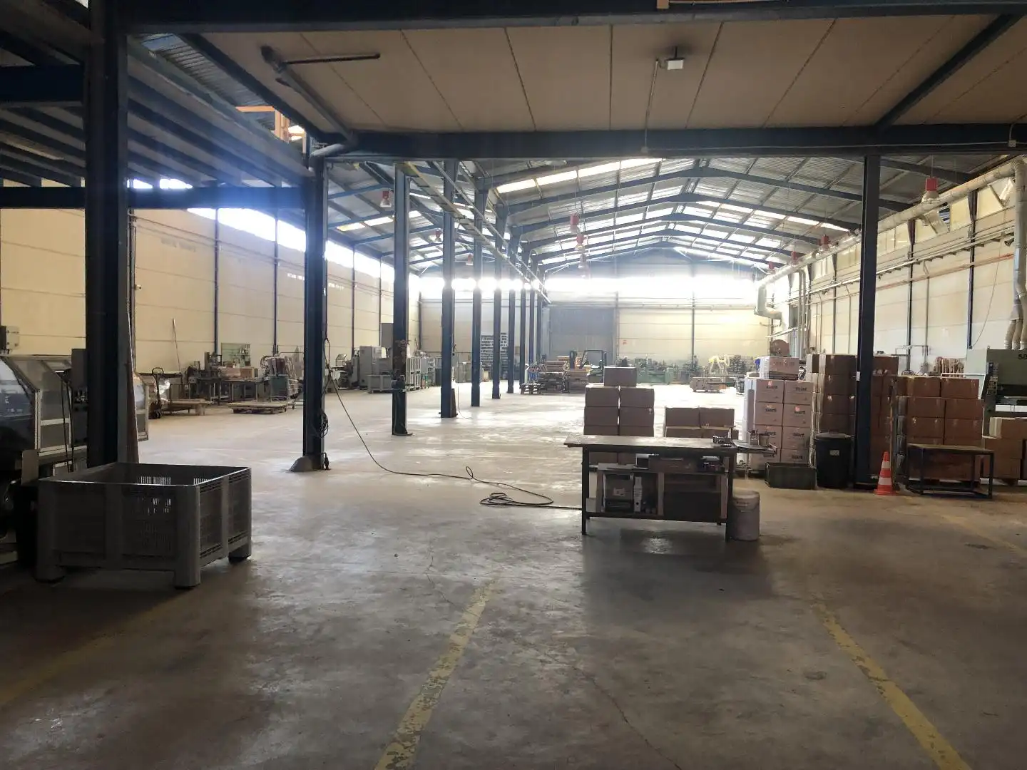 Nau industrial de lloguer a Beniparrell