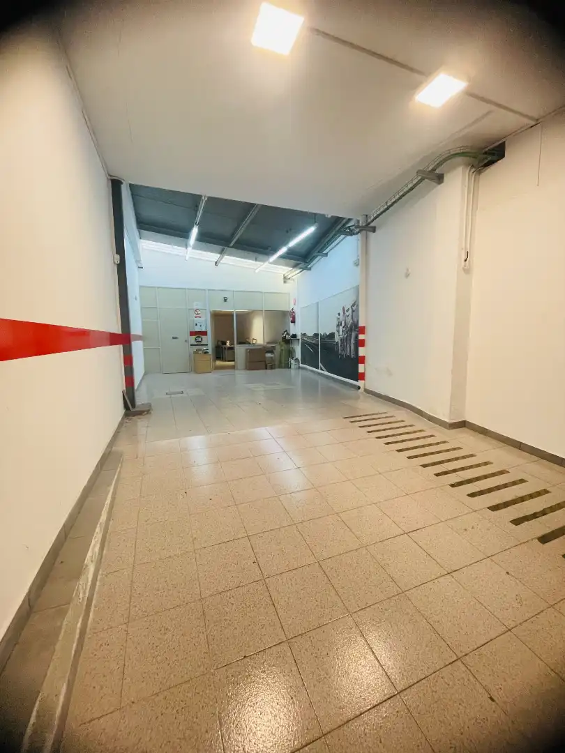 Local de alquiler en Sant Boi de Llobregat con Aire acondicionado, Calefacción y Amueblado