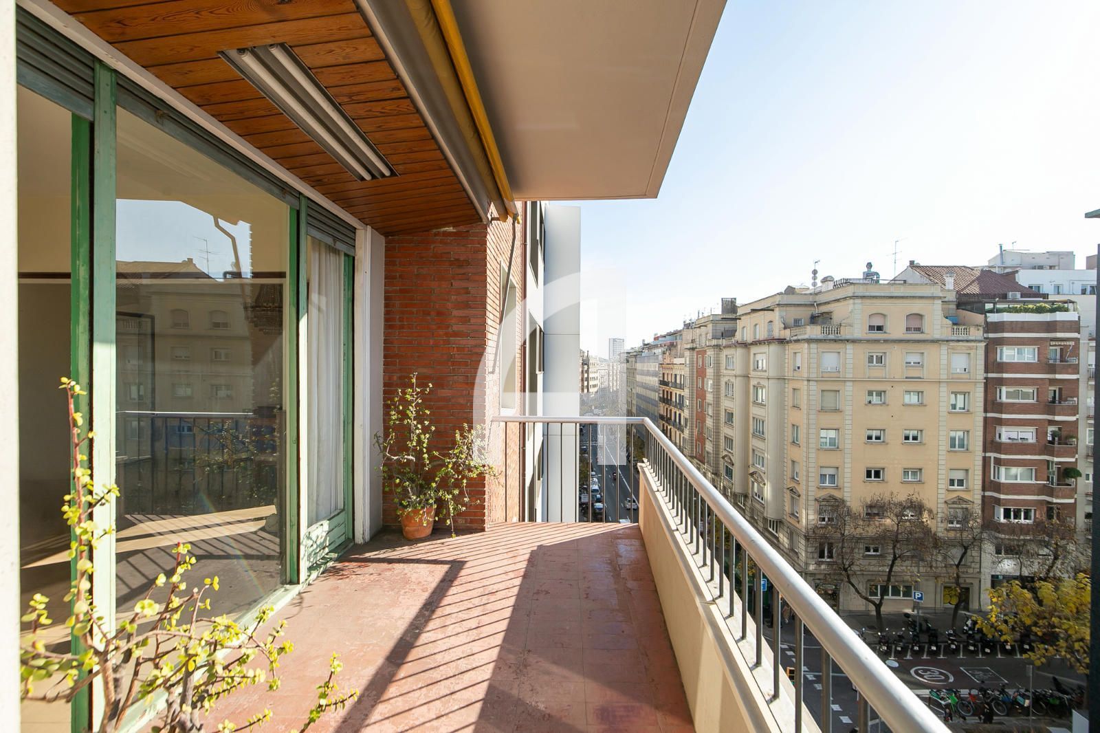 Exterior view of Flat for sale in  Barcelona Capital  with Heating, Terrace and Balcony