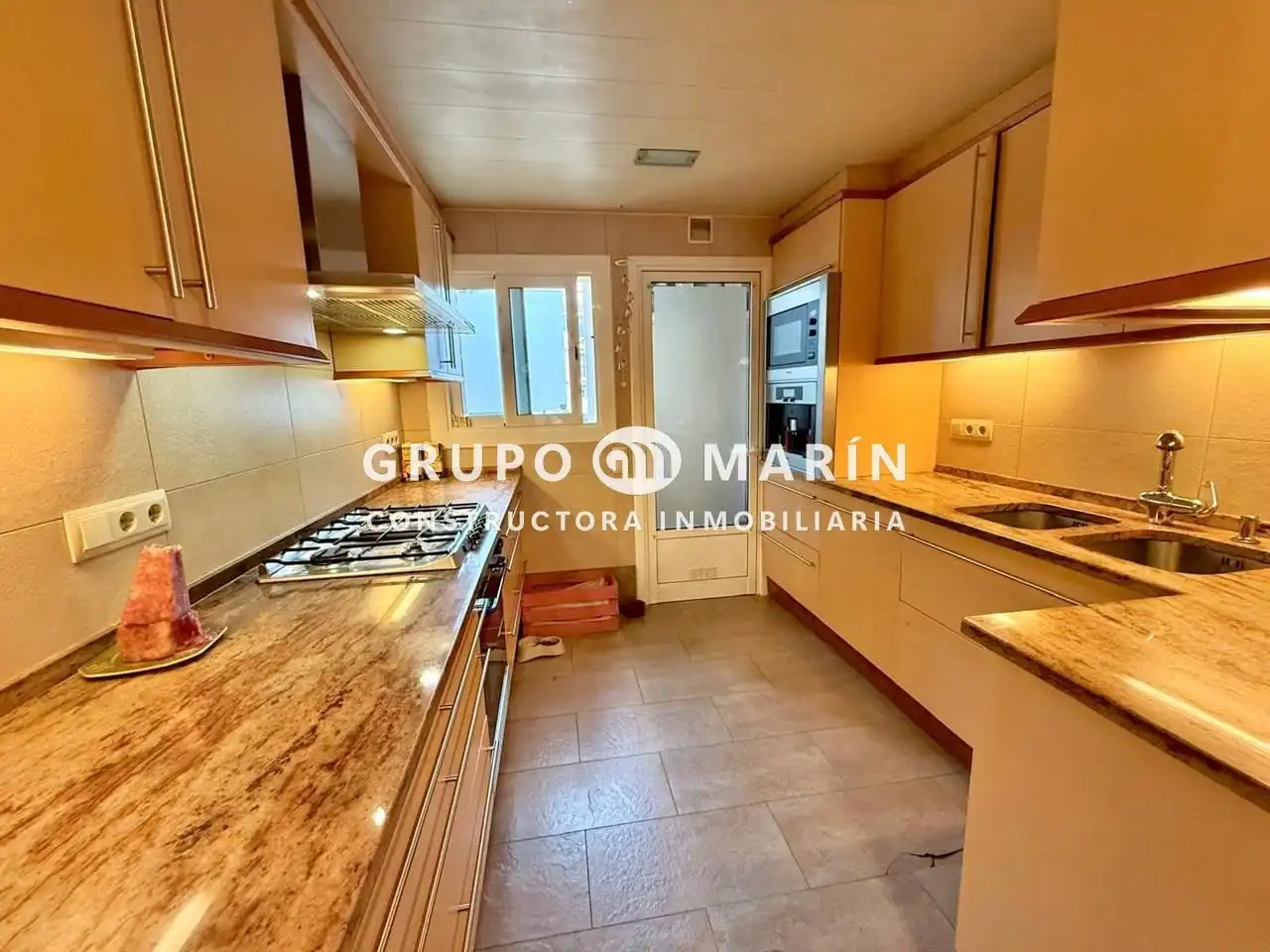 Cocina de Piso en venta en Vilassar de Mar con Terraza y Amueblado