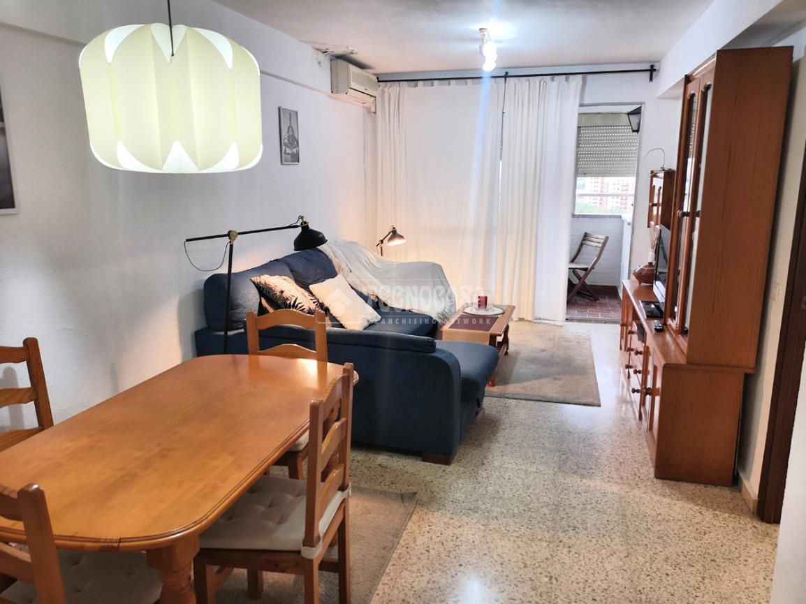 Sala d'estar de Pis en venda en  Sevilla Capital
