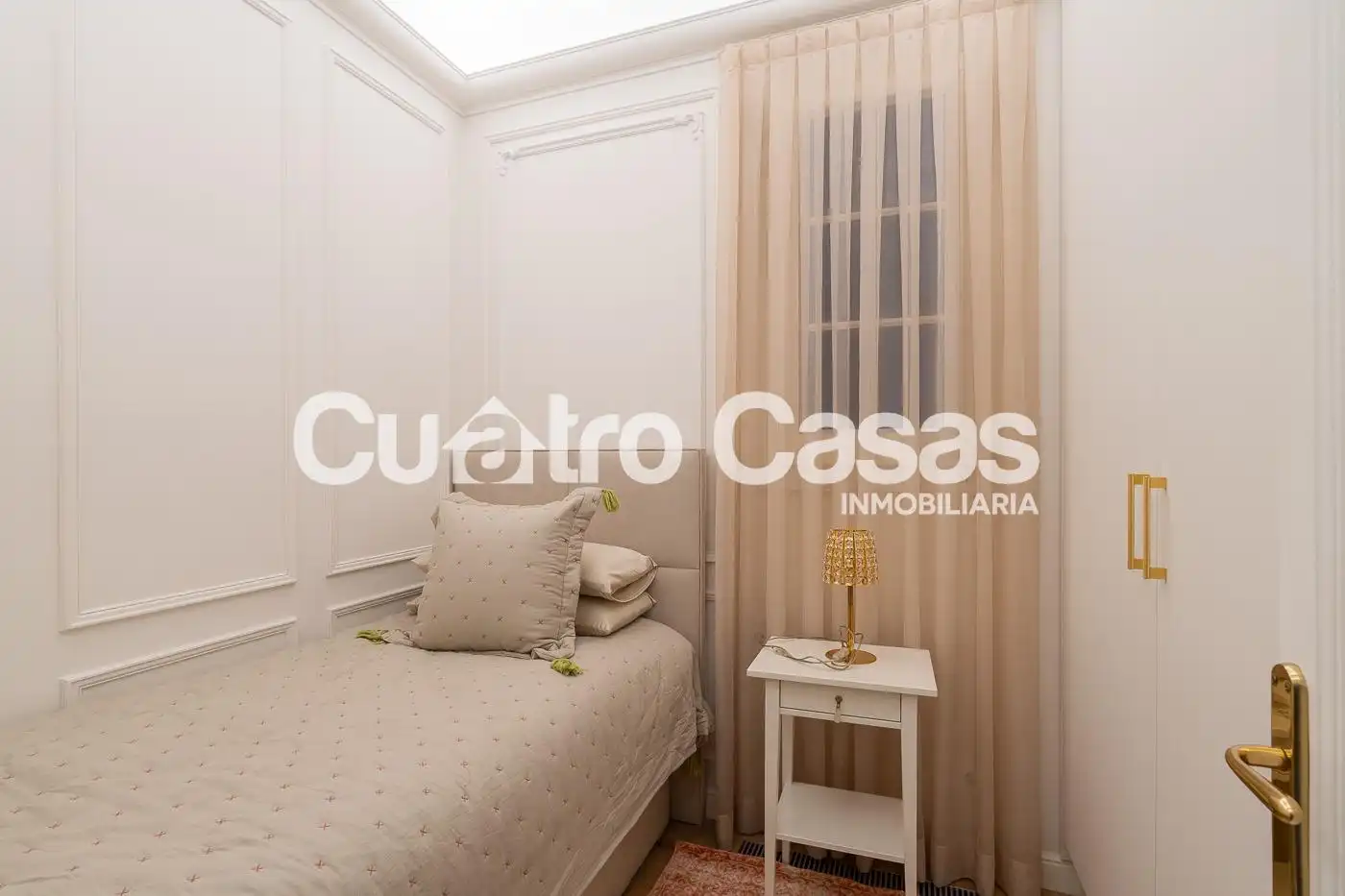 Habitación de Piso en venta en Barcelona con Aire acondicionado, Amueblado y Balcón