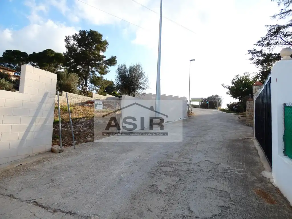 Wohnbaugrundstück zum Verkauf in Casc Urbà, imagen 2