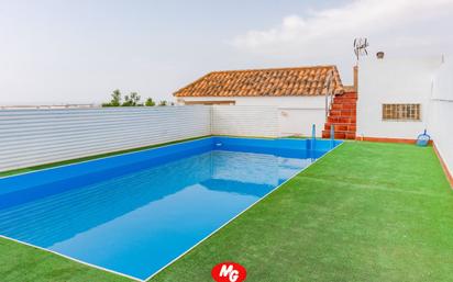 Swimming pool of House or chalet for sale in  Almería Capital  with Swimming Pool