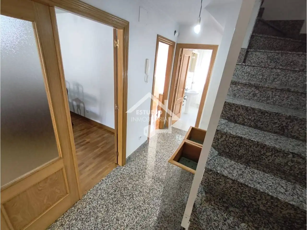 Casa adosada en venta en Mendavia con Calefacción, Jardín privado y Parquet
