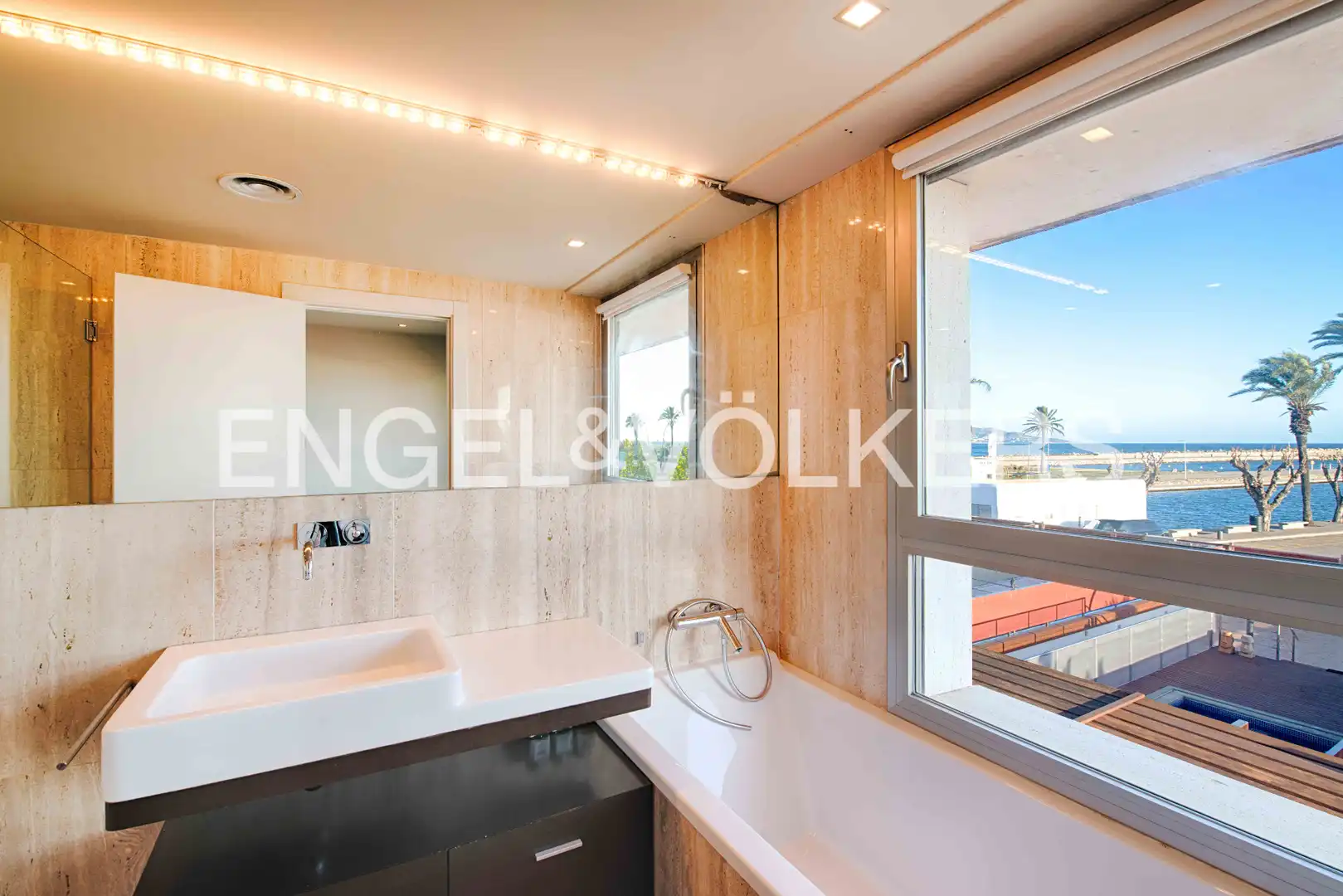 Bathroom of Detached homes for sale in Empuriabrava  with Air Conditioner, Terrace and Swimming Pool