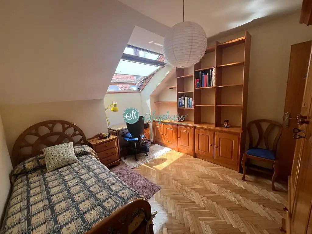 Bedroom of Flat for sale in Segovia  with Heating, Parquet flooring and Terrace