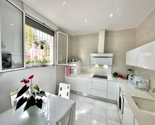 Kitchen of Flat for sale in  Valencia Capital  with Air Conditioner, Heating and Private garden